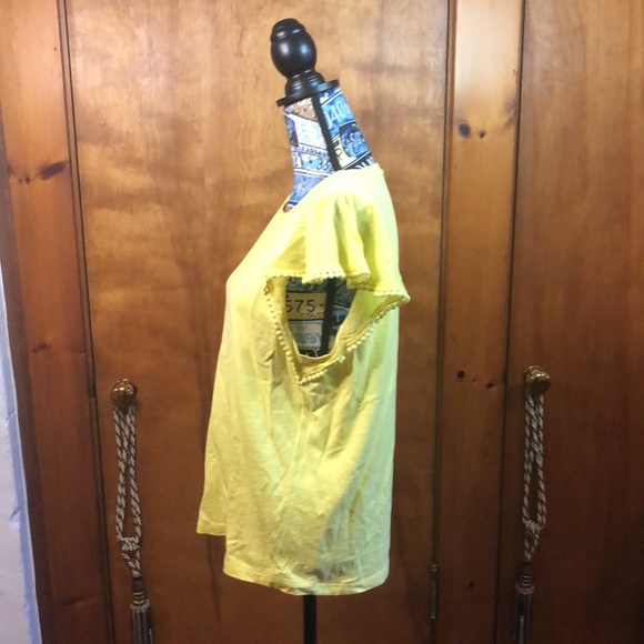 Kate Spade Yellow Crewneck T Shirt. Size Large - Picture 3 of 6